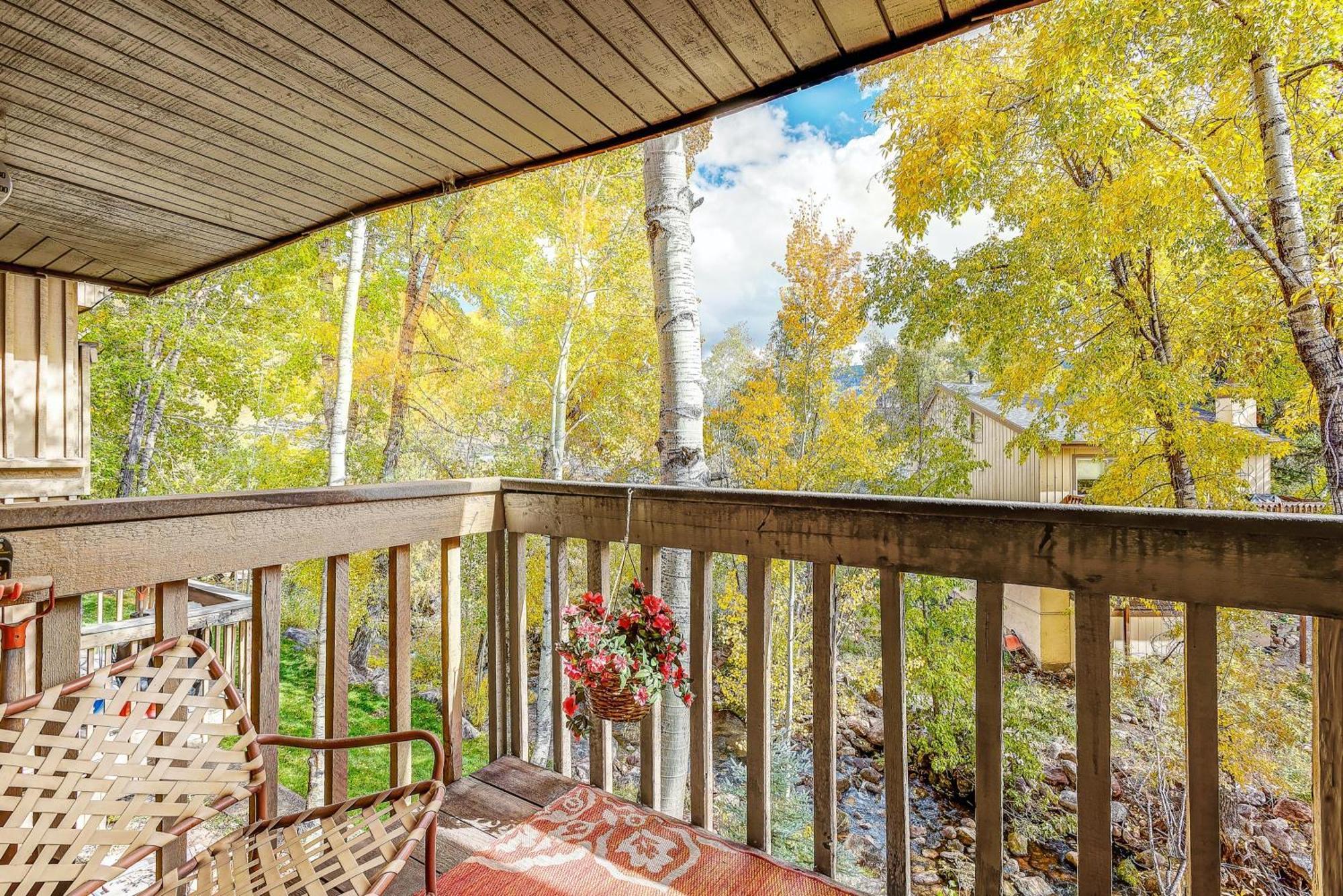Peaceful Creek View From The Deck! Walk To Shuttle Villa Vail Eksteriør billede