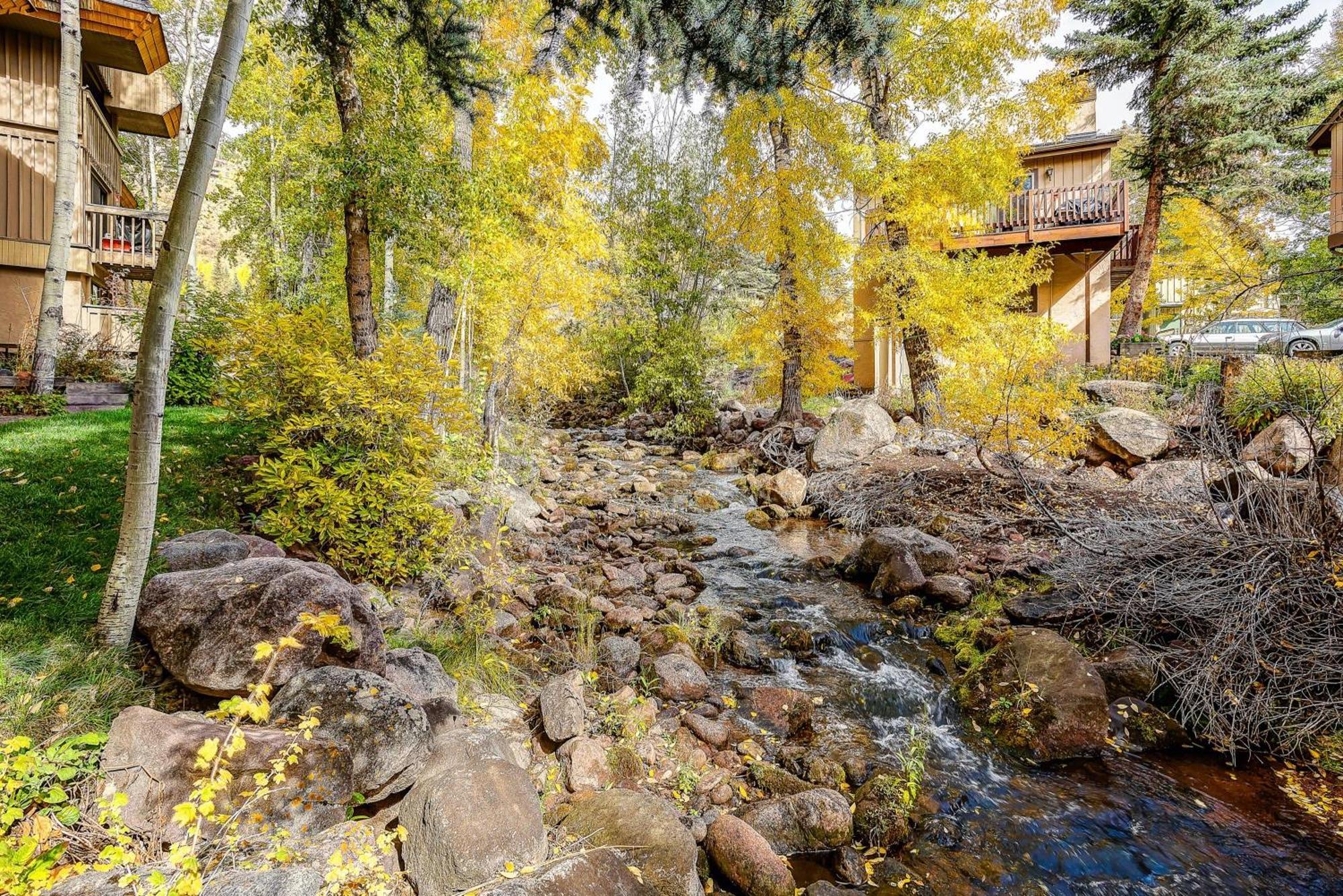 Peaceful Creek View From The Deck! Walk To Shuttle Villa Vail Eksteriør billede